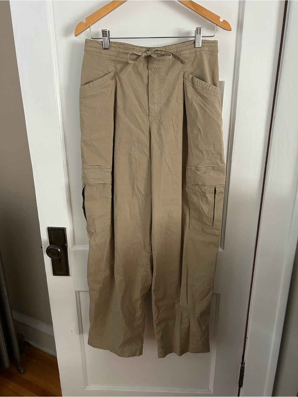 NWT Athleta Paradise Straight-Leg Cargo Pants